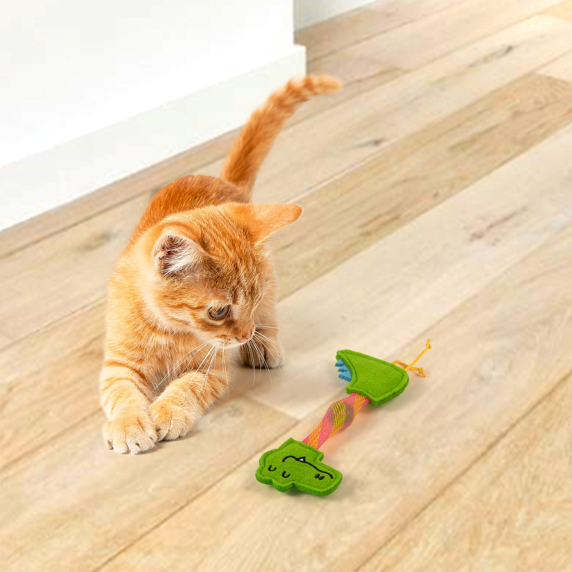 FOFOS Cat Flick Tube Toy Crocodile